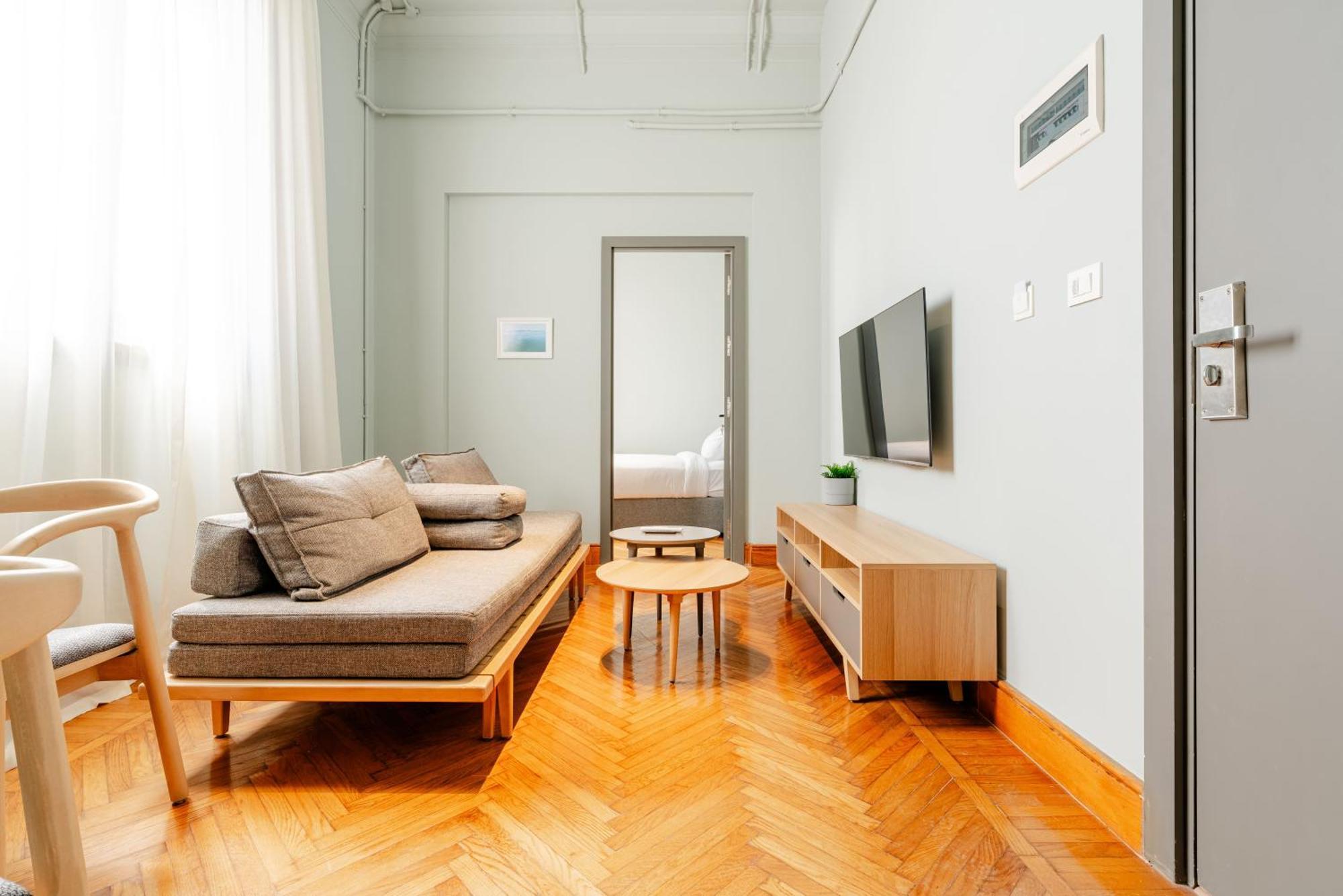 Grey L Studio Apartments Downtown Alexandria Menasce House Extérieur photo