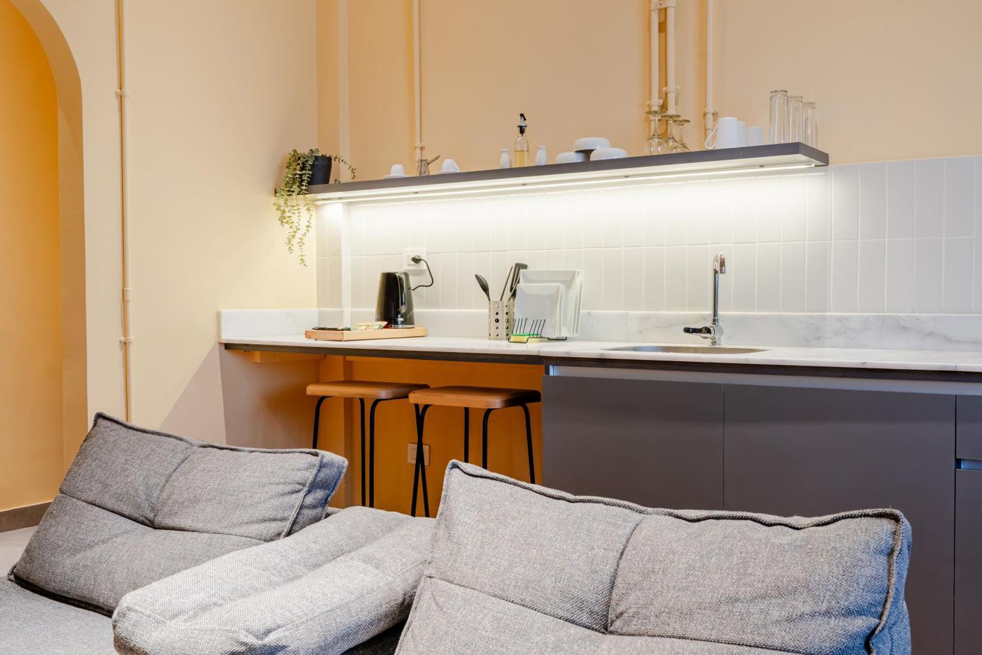 Grey L Studio Apartments Downtown Alexandria Menasce House Extérieur photo